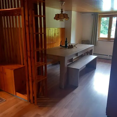 Haus Feschas Apartamento *